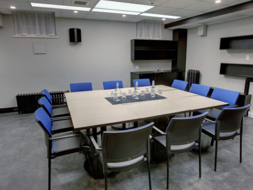 Salle de reunion 12 chaises